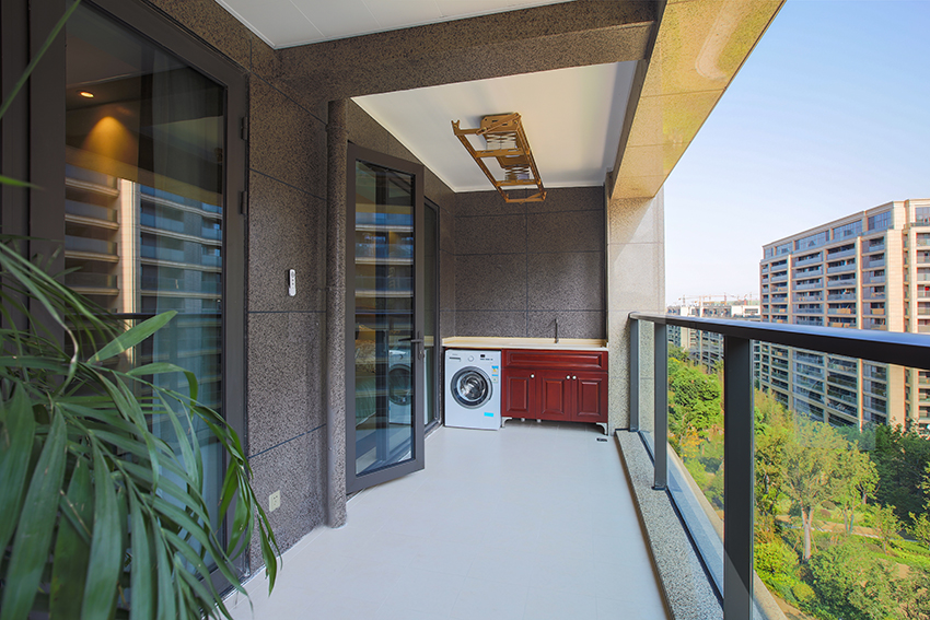 陽臺如何進(jìn)行裝修設(shè)計？陽臺在裝修設(shè)計時該考慮哪些因素？